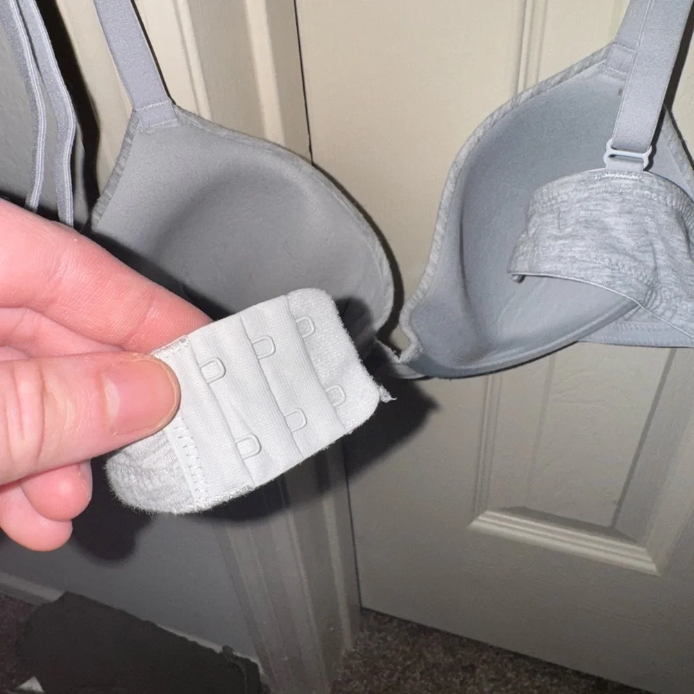 Auden Gray T-Shirt Bra with Molded Cups 36B worn only 2 times